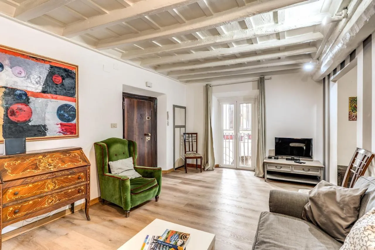 Lovely Spacious Apartment Near The Colosseum Roma