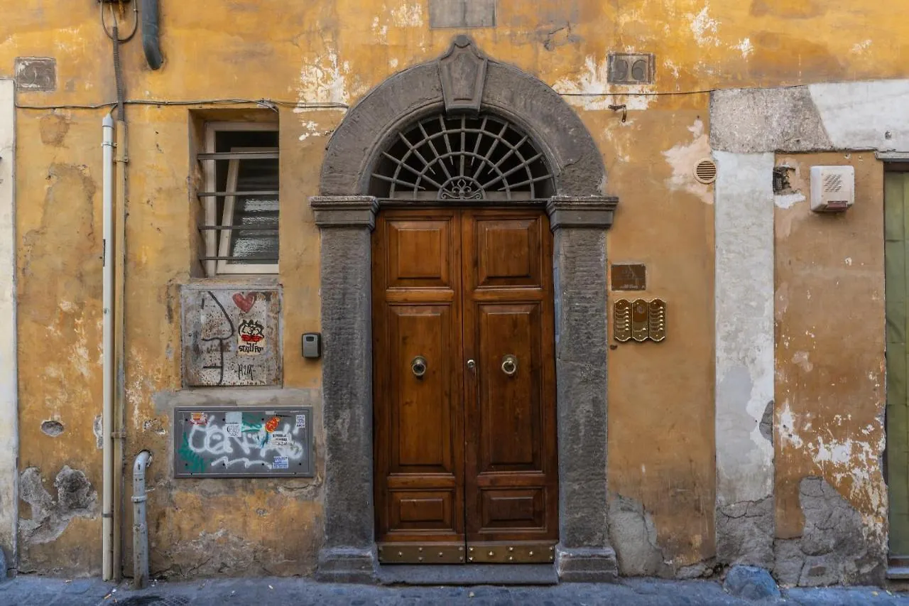 Lovely Spacious Apartment Near The Colosseum Roma Itália