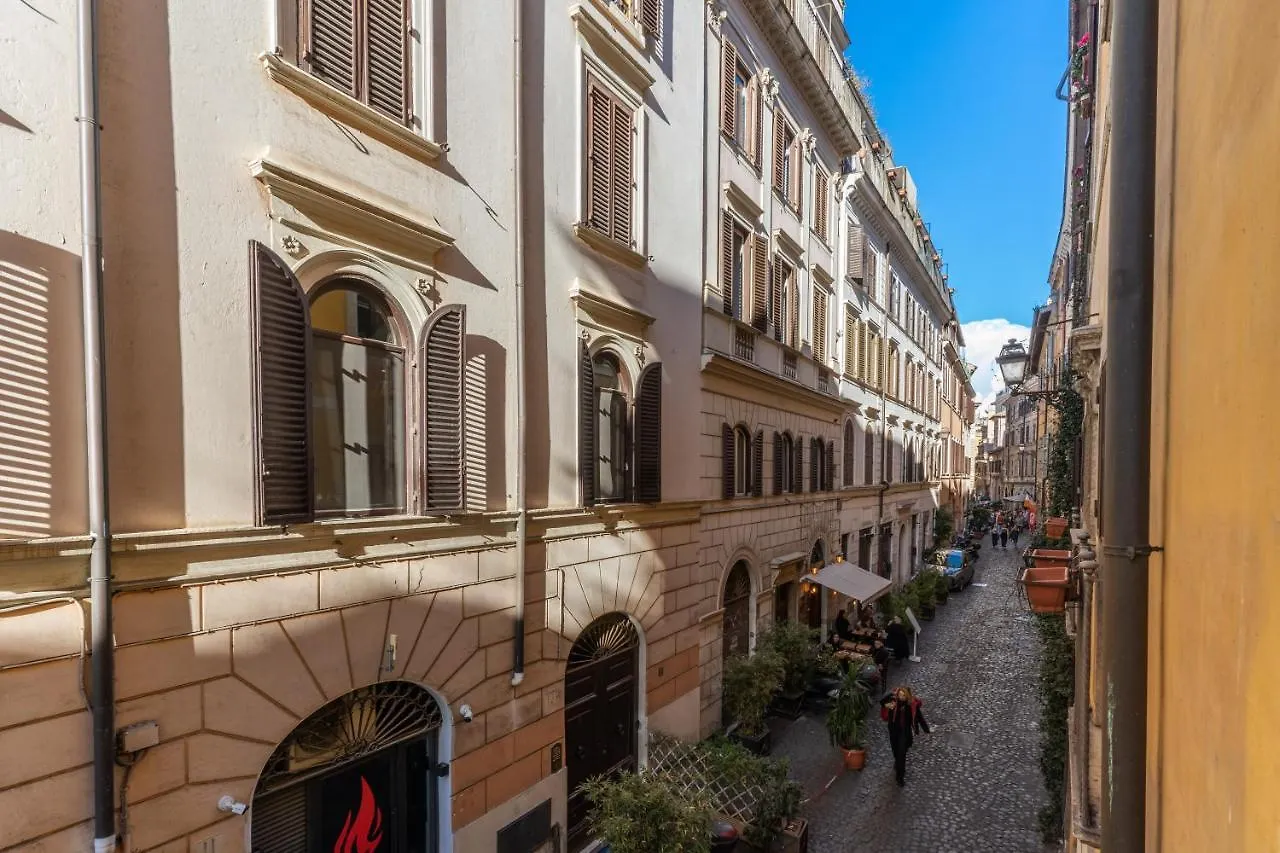 Lovely Spacious Apartment Near The Colosseum Rome